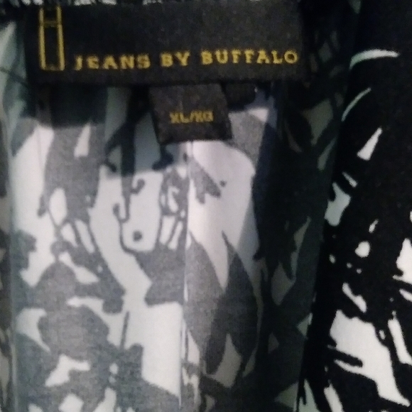 Romper - Picture 3 of 3